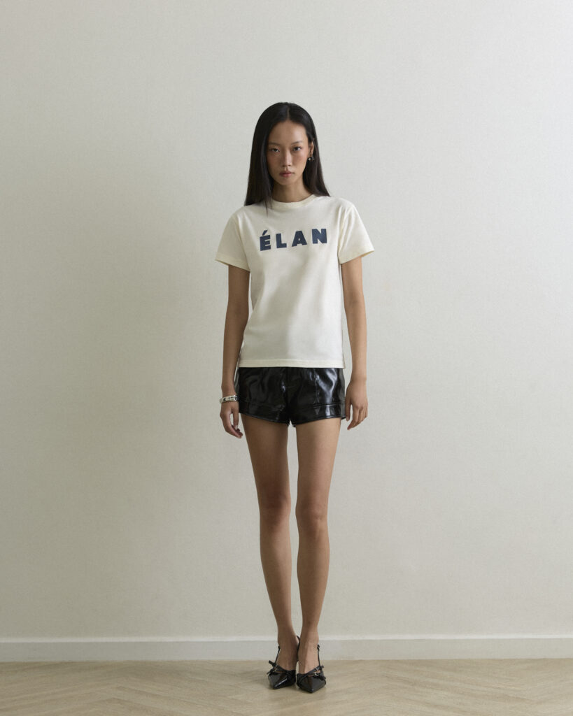 ÉLAN Regular Typo Regular T-shirt