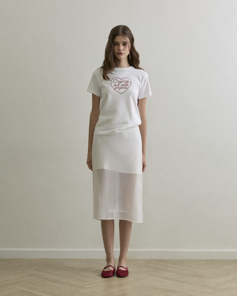Crying But Still Gorgeous Typo Regular T-shirt