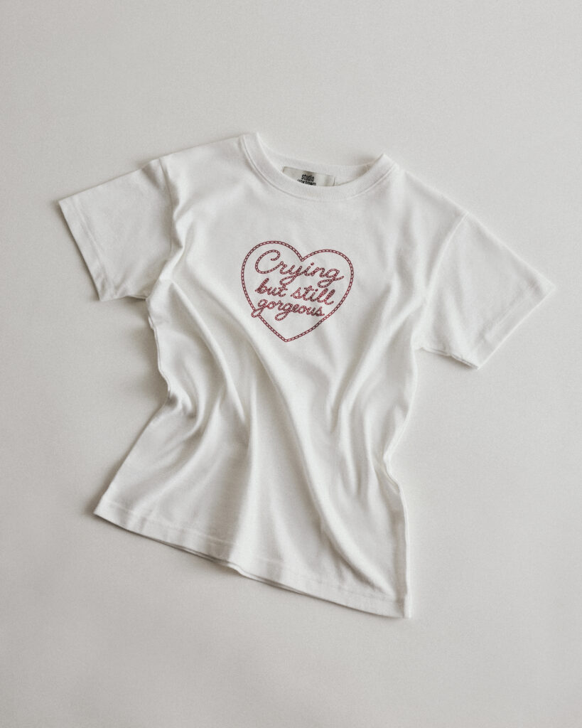 Crying But Still Gorgeous Typo Regular T-shirt