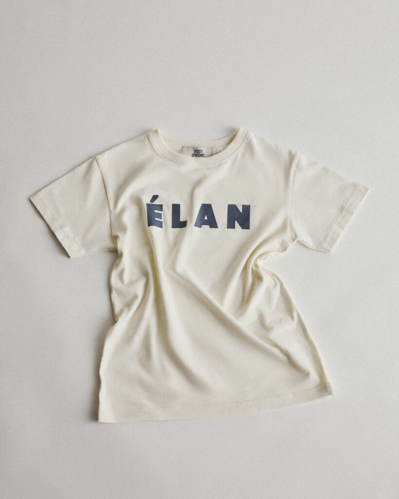 ÉLAN Regular Typo Regular T-shirt